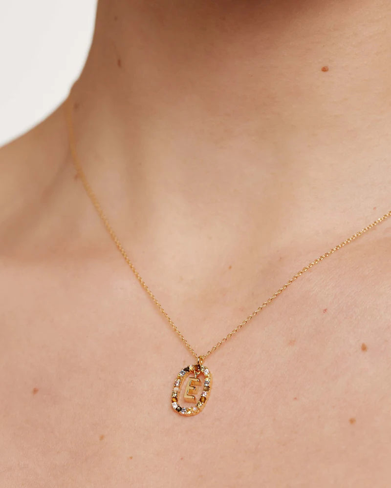 Collana con lettera E